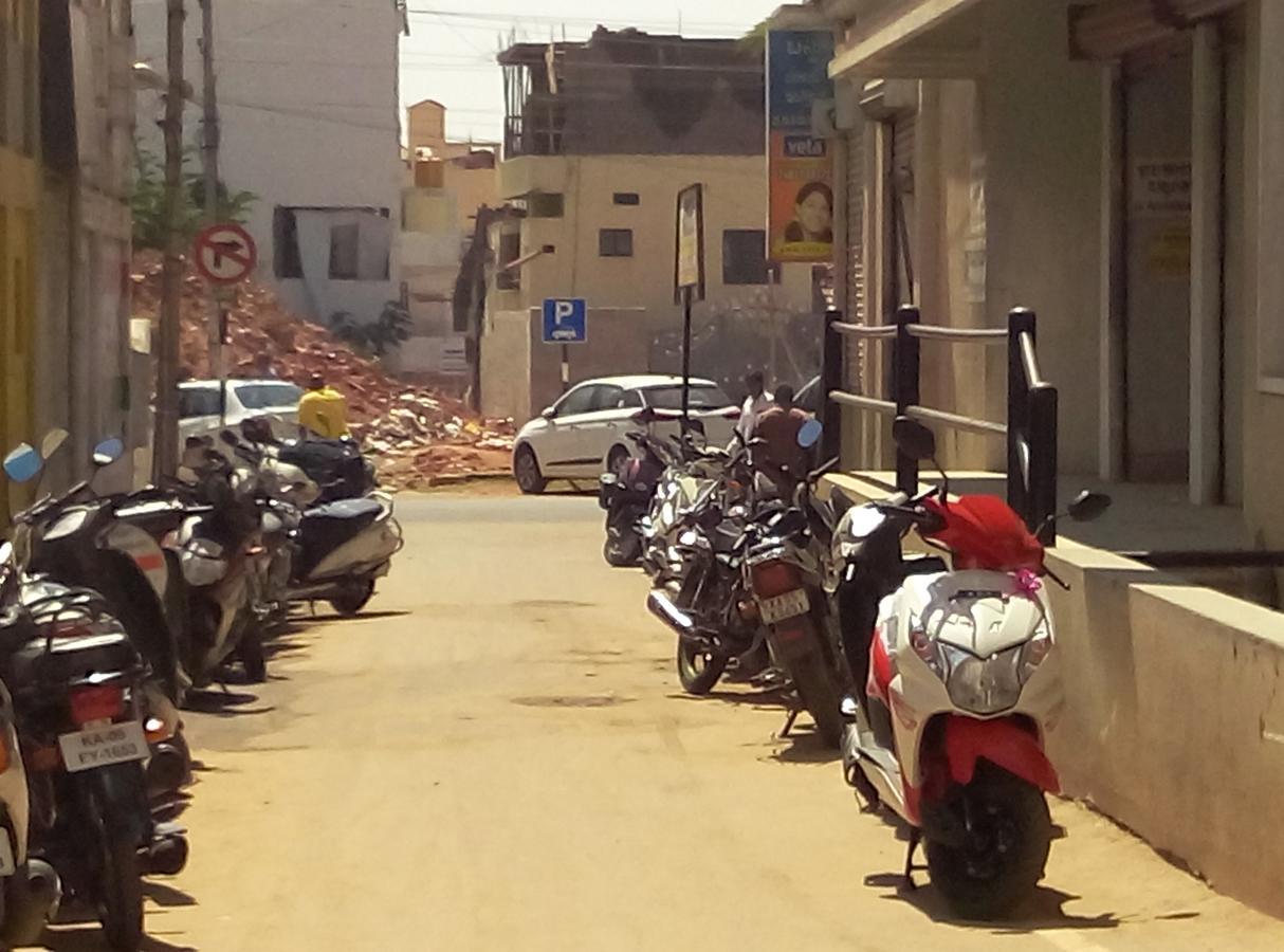 Suvarna Compact Mysore Eksteriør bilde